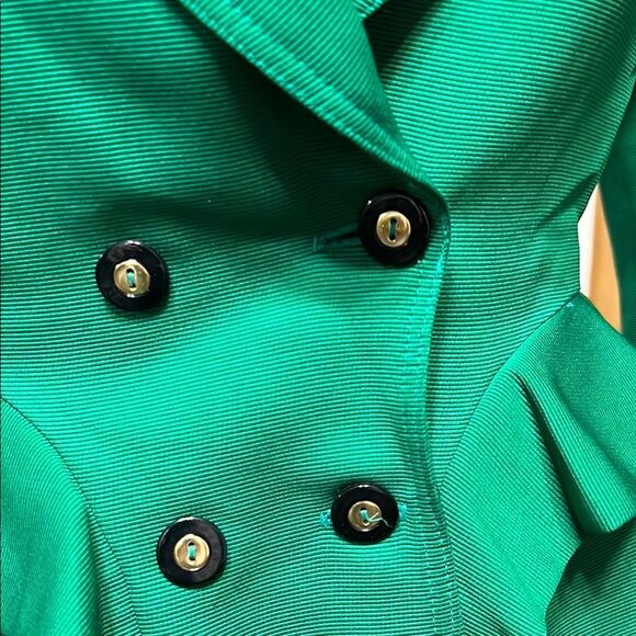 Emerald Green Blazer with Black Collar and Peplum Style - Picture 4 of 11